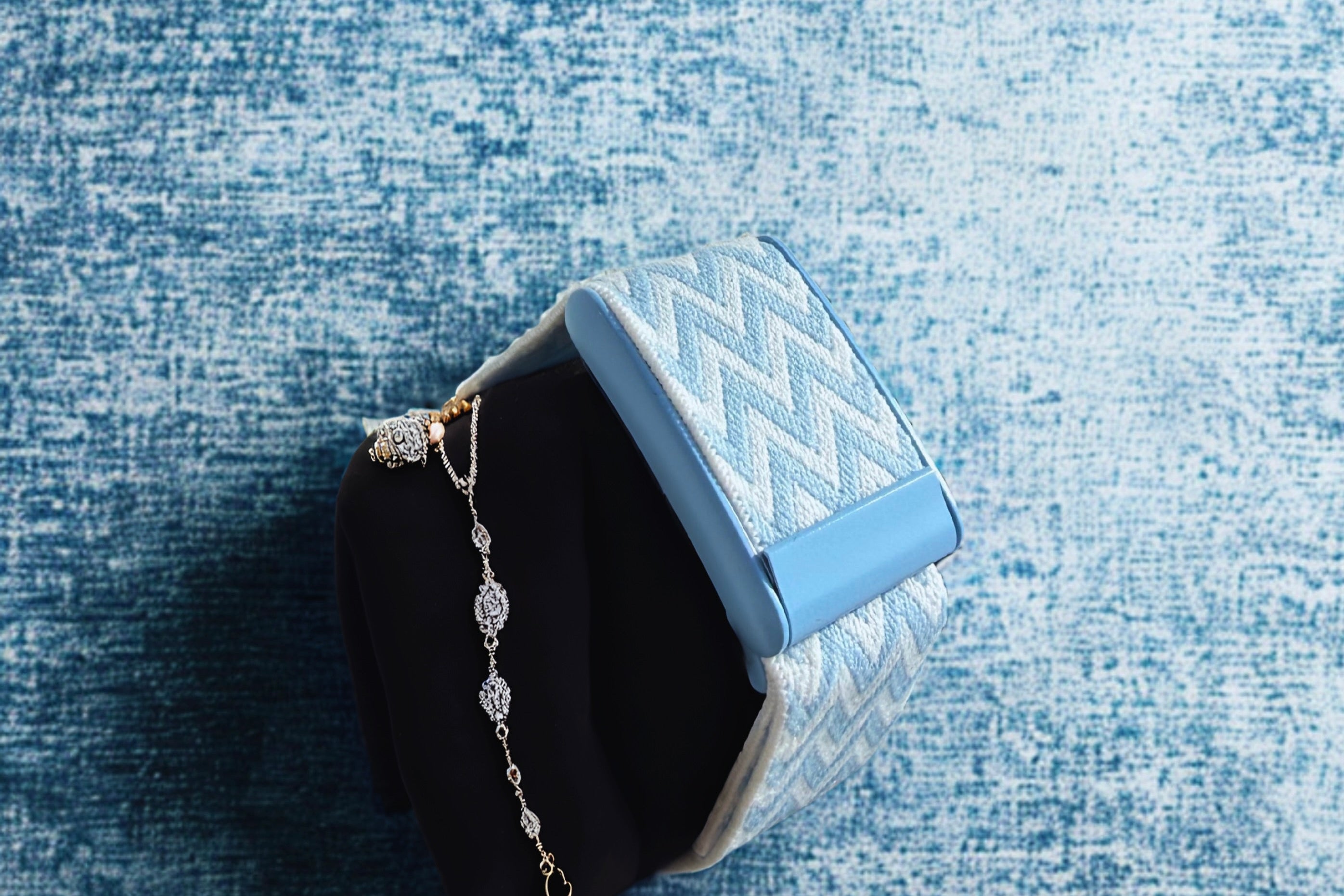 Sky Wave – Hellblaues Armband